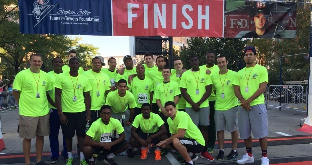 Men's Basketball Assists In Annual Tunnel To Towers Run Team Up 4