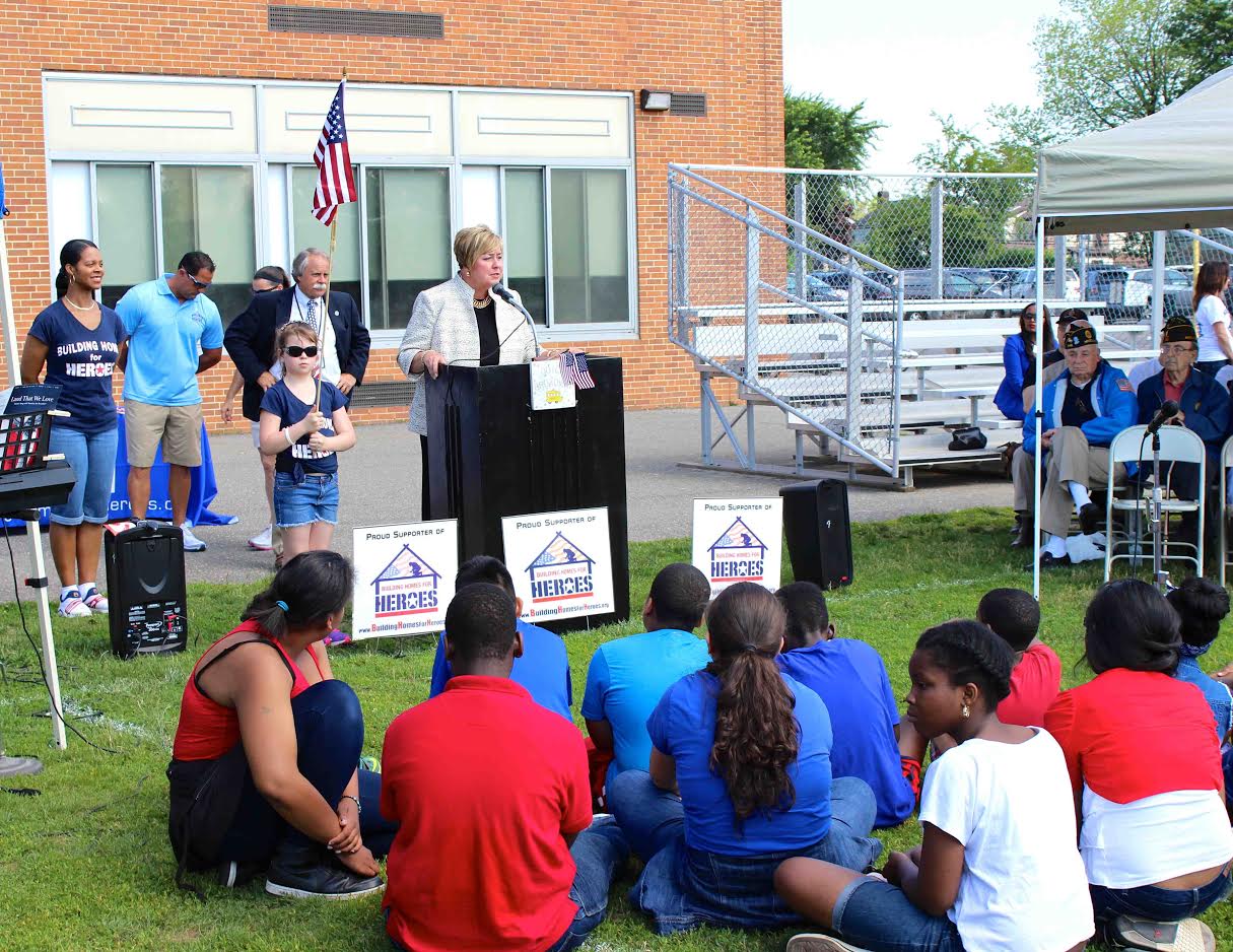 Dutch Broadway Helps Building Homes For Heroes Team Up 4 Community