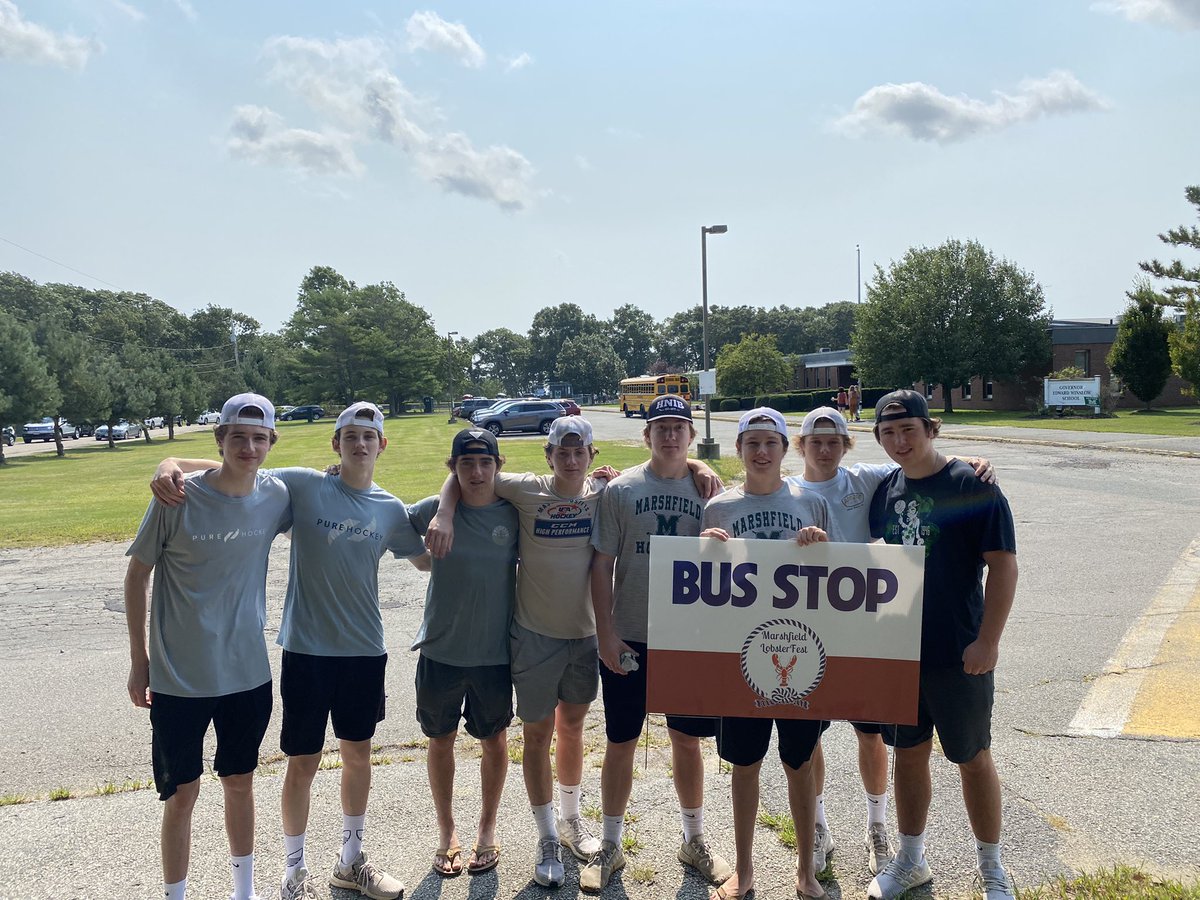 Marshfield boys hockey team volunteered for Lobster Fest Team Up 4