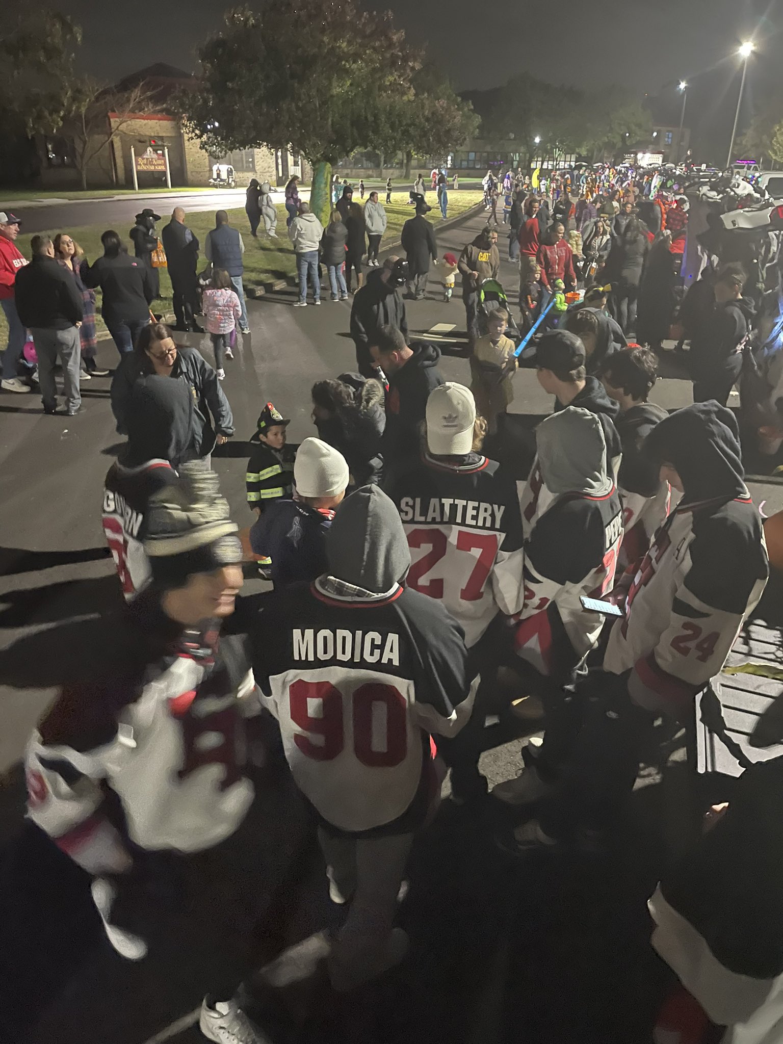 East Islip HS Hockey Team helps out at Trunk or Treat Team Up 4 Community