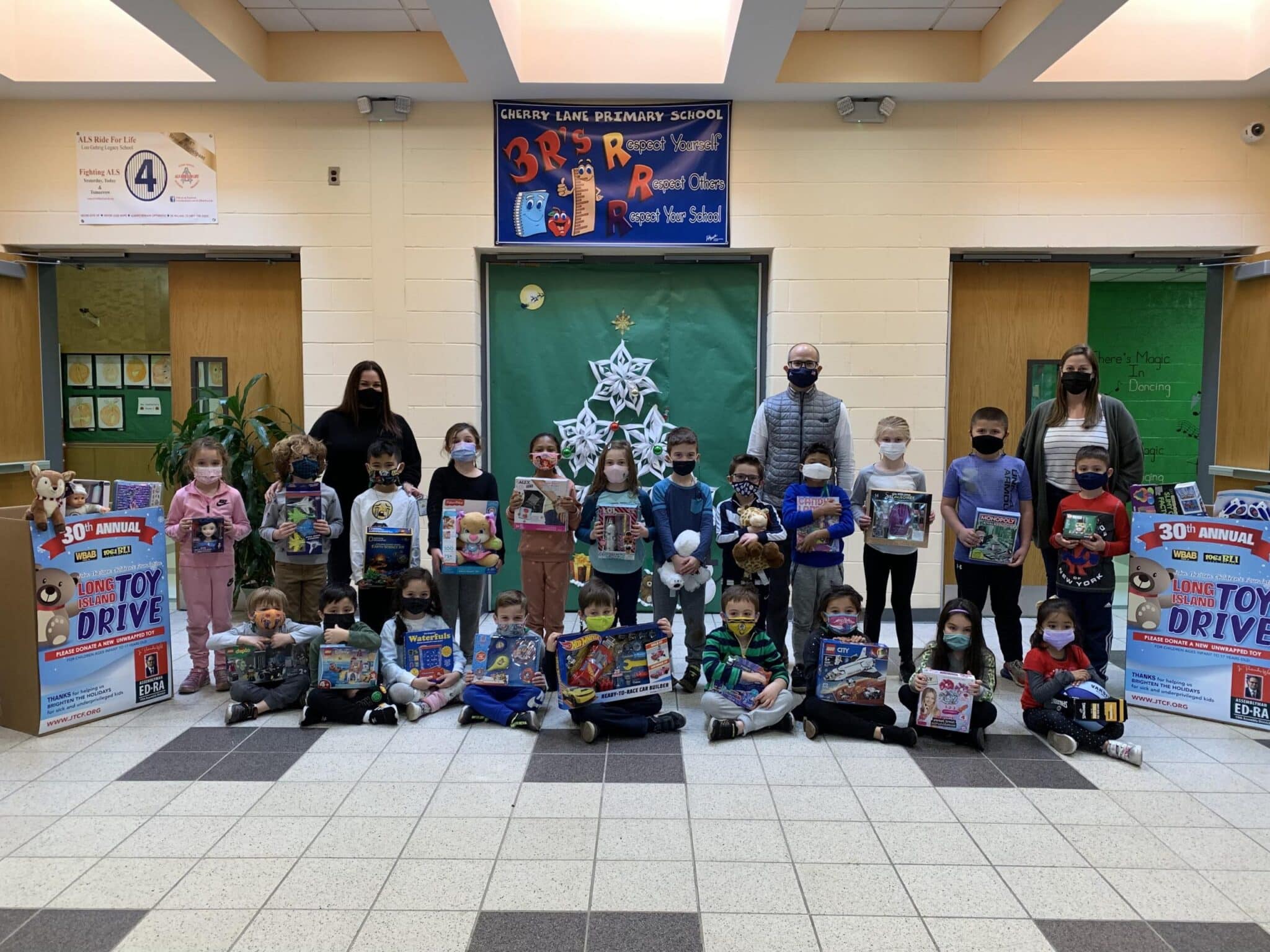 Carle Place elementary schools participate in toy drive Team Up 4