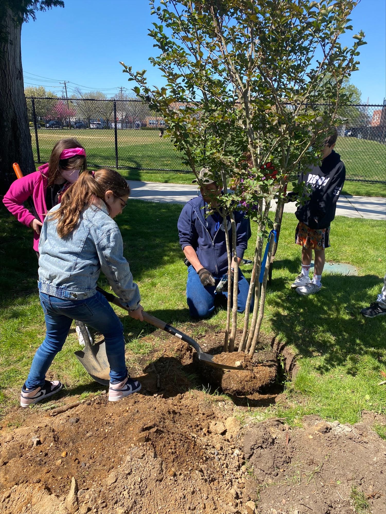 Winthrop Avenue School spreads its roots for Earth Day | Team Up 4 ...