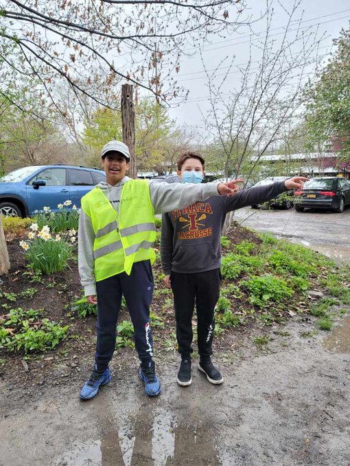 Ithaca lacrosse boys teams helped out at the Mac n Cheese Bowl Team Up 4 Community