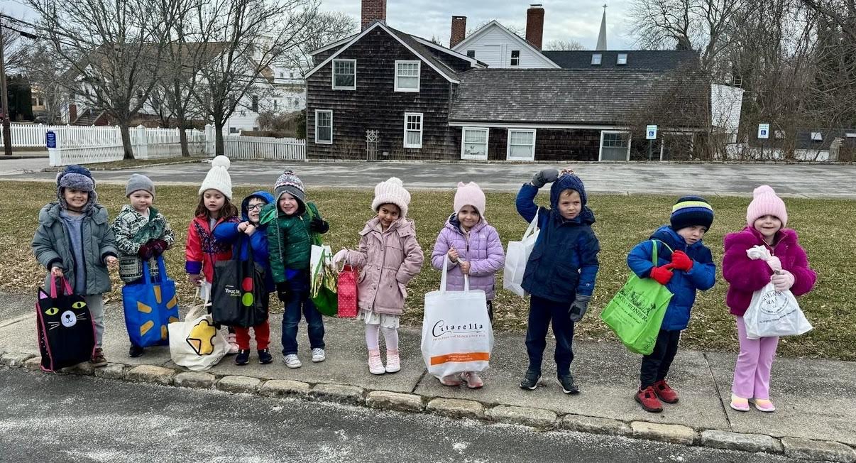 Sag Harbor PreK students visit their local food pantry Team Up 4